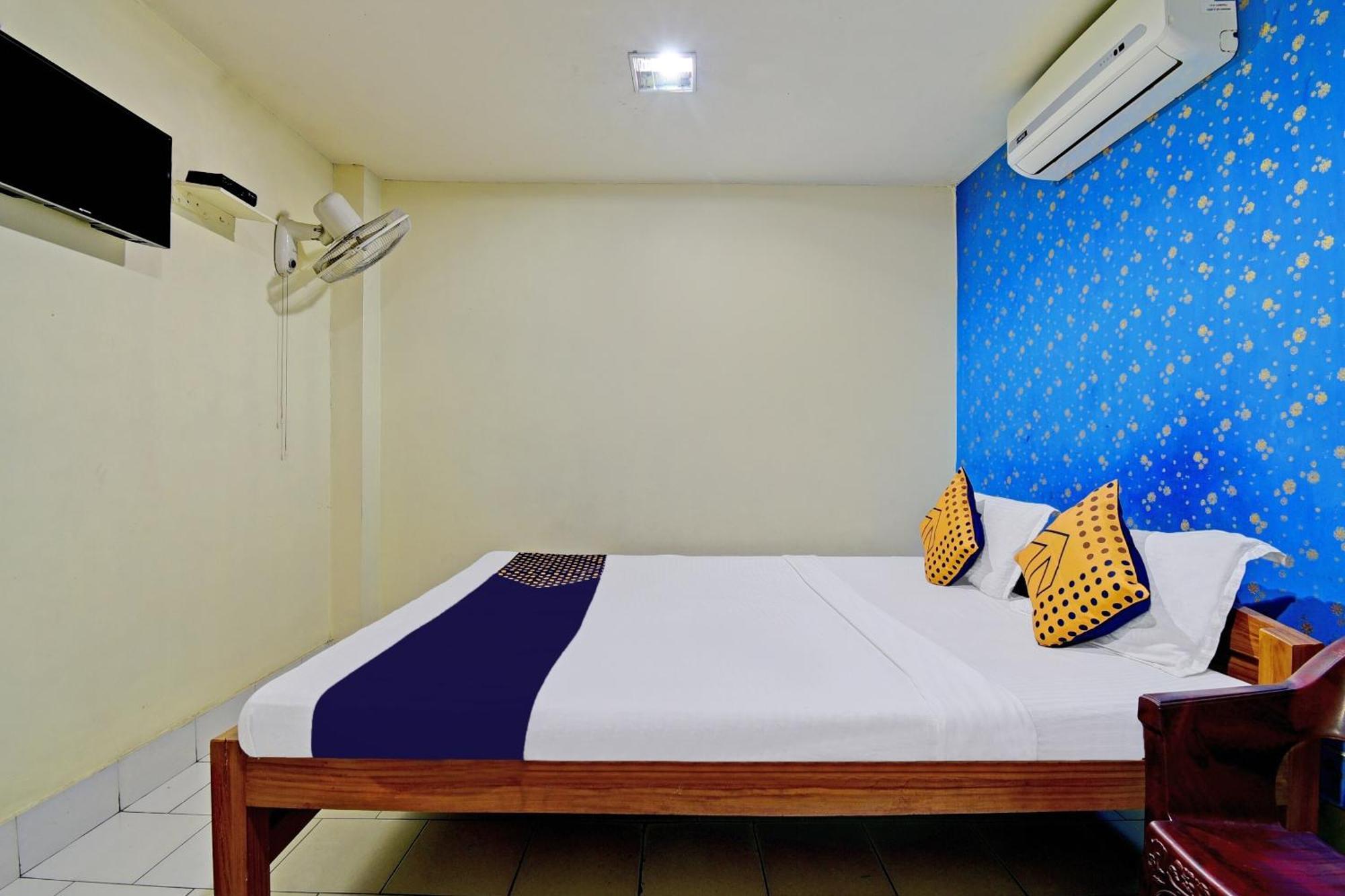 Oyo Flagship Thank You Lodge Nac Dispur Exterior photo